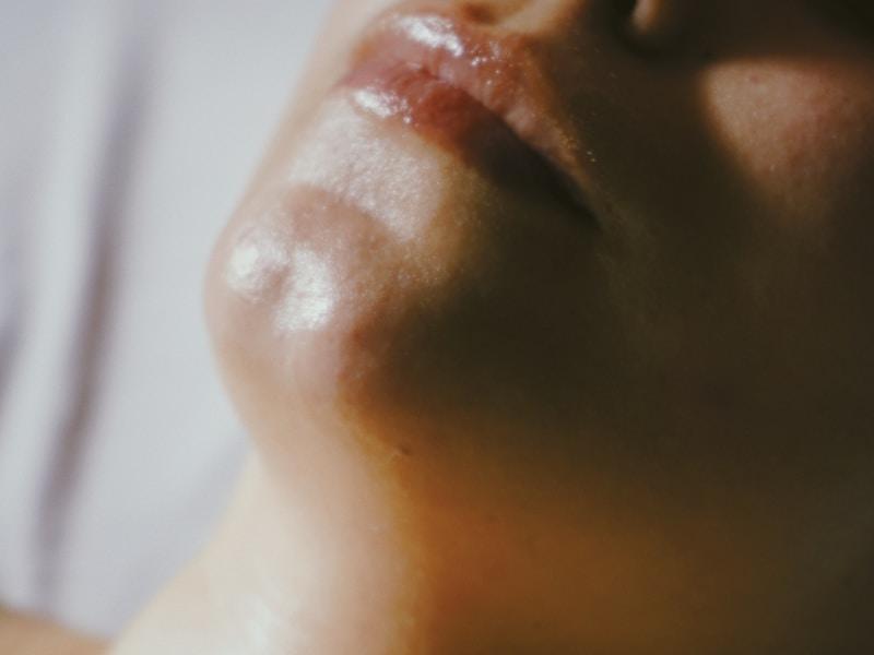 Double chin reduction jawline definition Peshawar